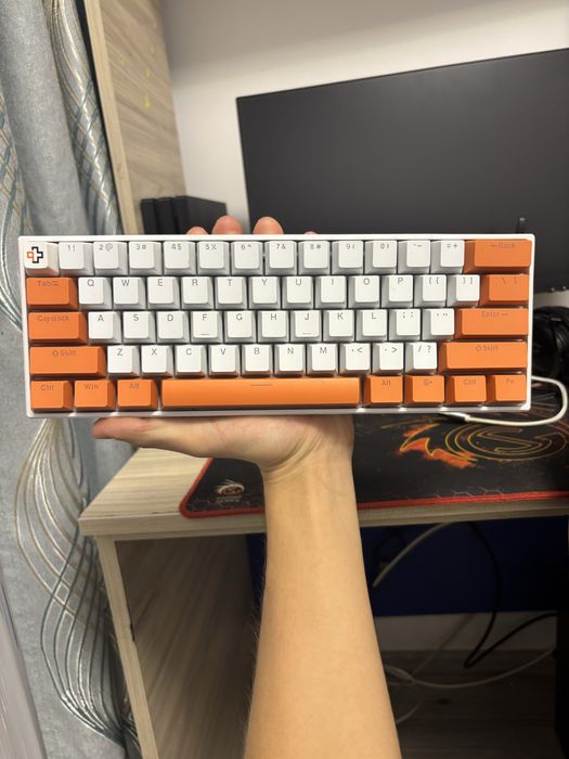 Tastatura mecanica qwertkey61