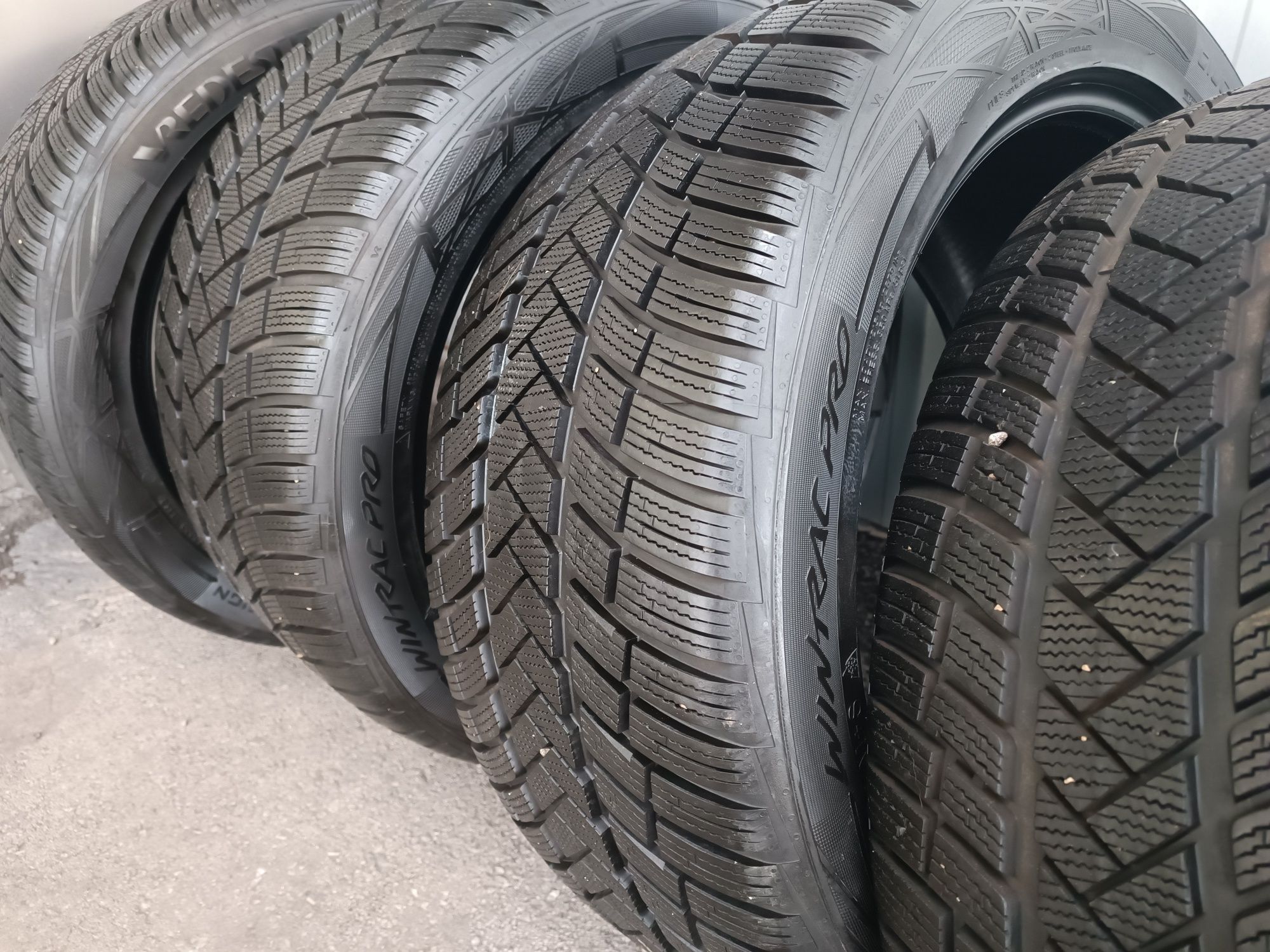 Зимни гуми 275 45 21 и 315 40 21 Vredestin КАТО НОВИ