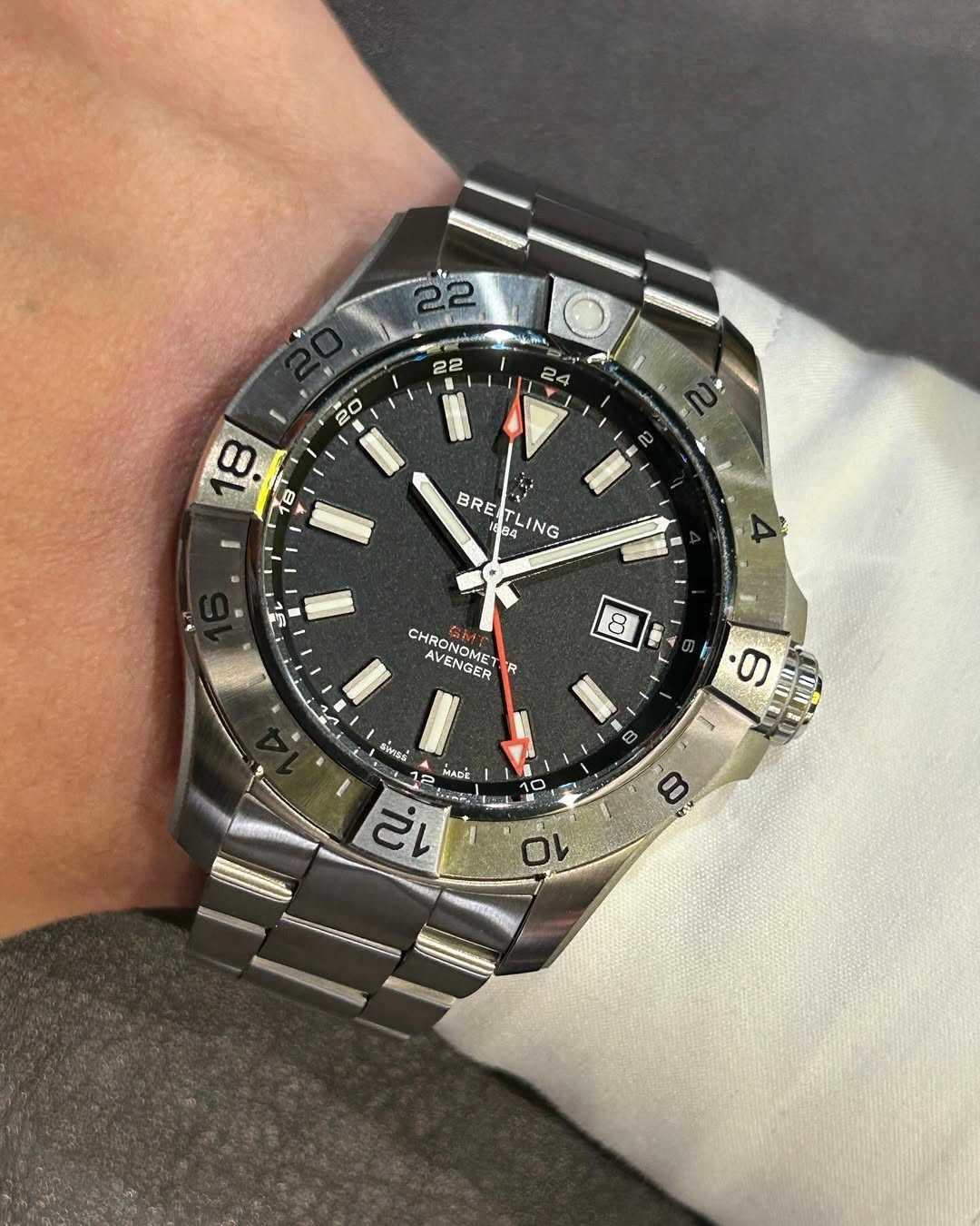 Breitling Avenger GMT