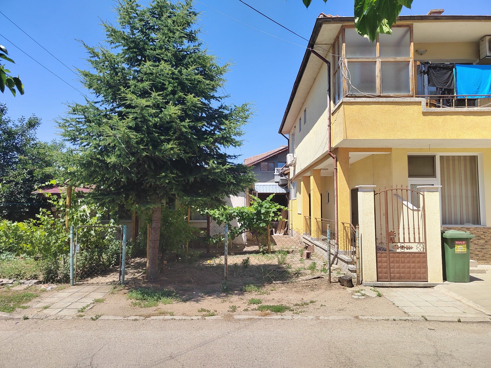 Двуетажна къща в Свиленград, санирана, обзаведена