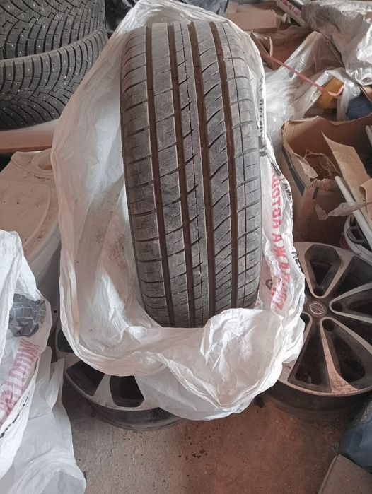 Продам зимние шины на ниссан кошкай 3 штуки