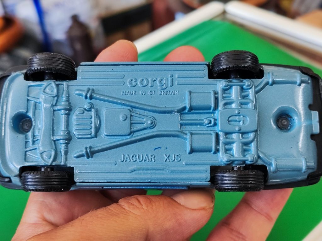 Количка Corgi Jaguar XJS