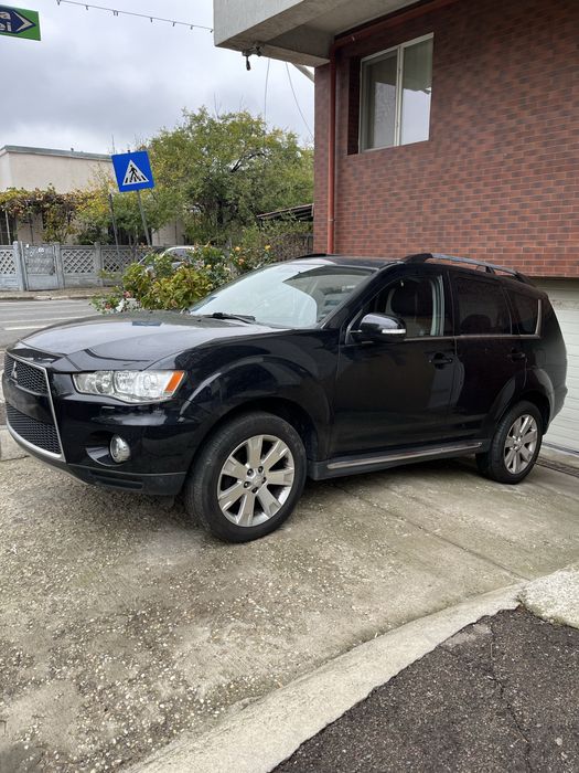 Mitsubishi Outlander 2011