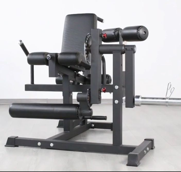 Aparat multifunctional, de extensii a picioarelor si copselor, negru