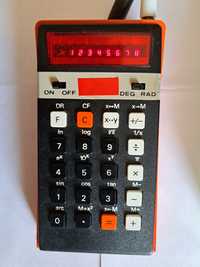 Продавам ретро електронен калкулатор  "Elka 135 m".