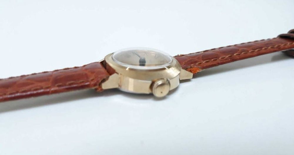 Ceas Mecanic Timex Dama , Placat cu aur