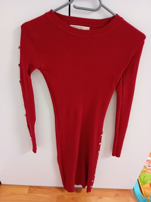 Vând rochie tricot