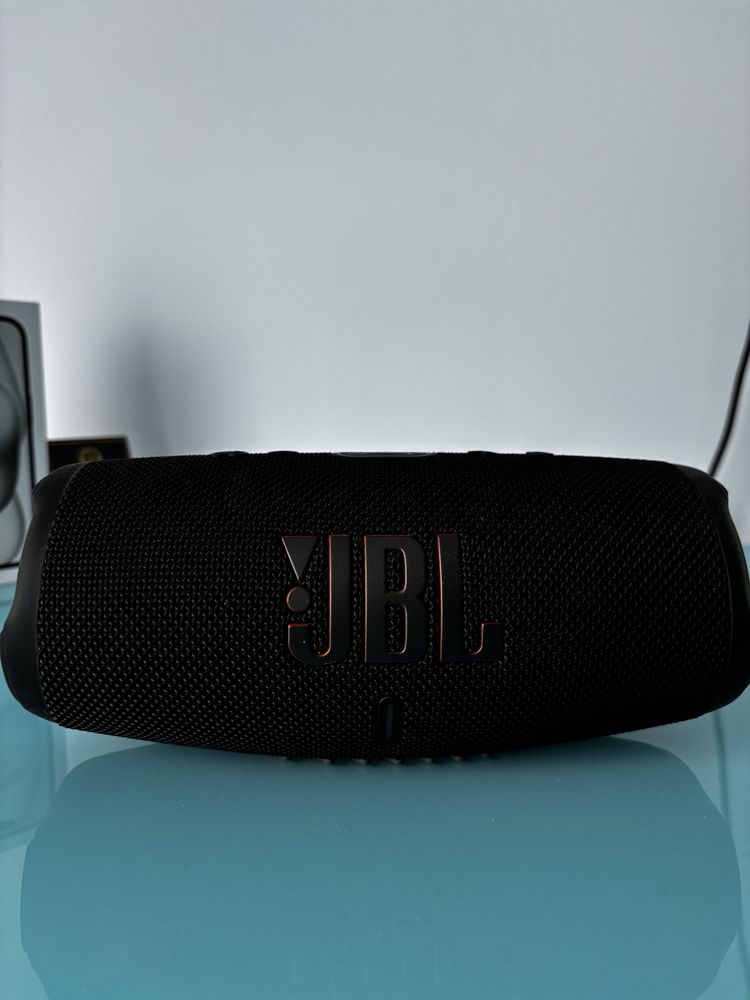 Vand boxa jbl charge 5