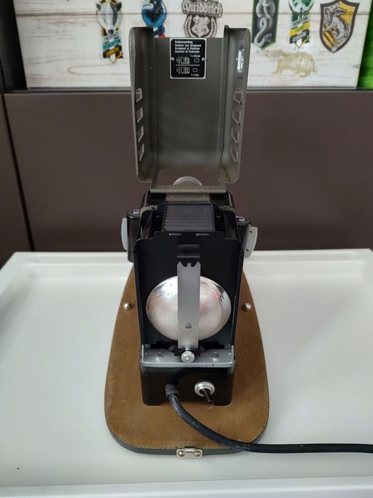 Proiector diapozitive Leitz, anii '60