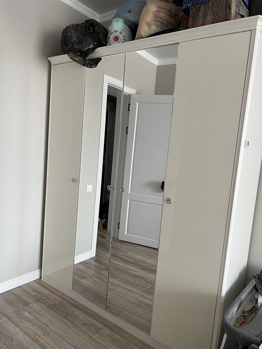 Продам шкаф бу белый