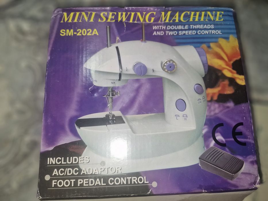 Mini tikuv mashinasi kichkina va qulay