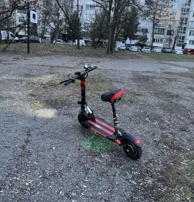 Продавам превозно средство