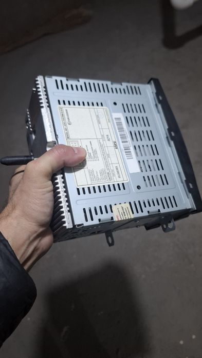 Продается автомагнитола от Сапарка.Отлично работает ИДЕАЛ состояное.