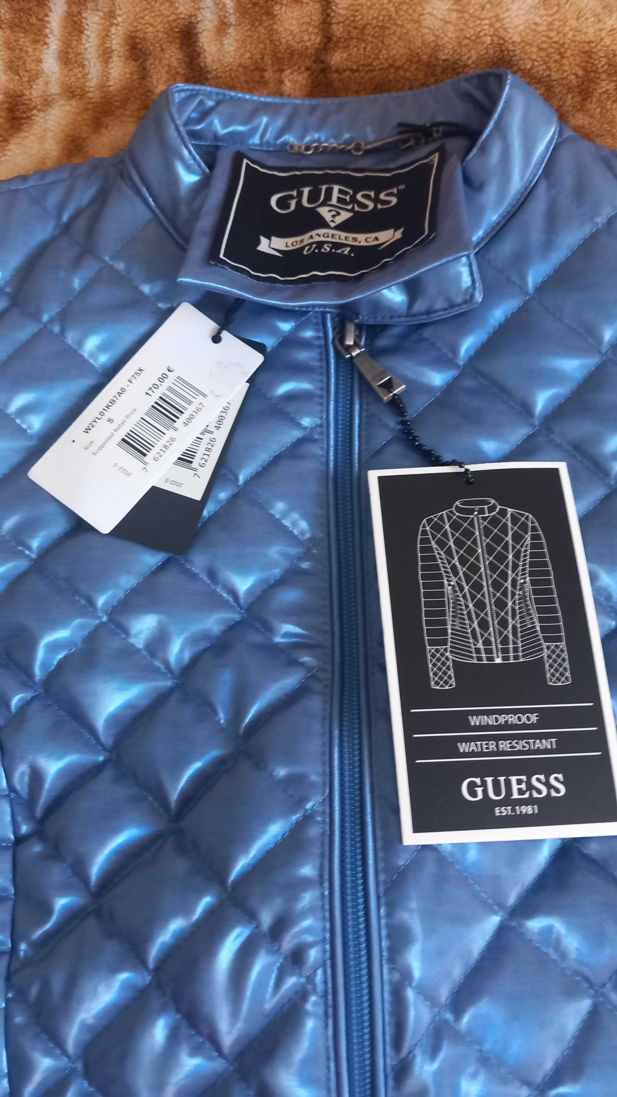 Дамско яке Guess