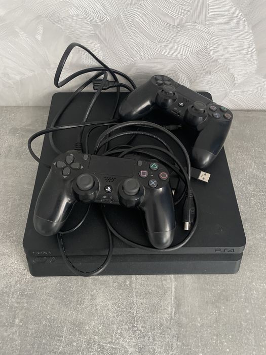 Продам пс 4 в хорошем состояние
