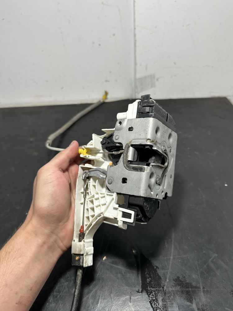 Broasca usa dreapta fata Mercedes Sprinter W906 A9067201735