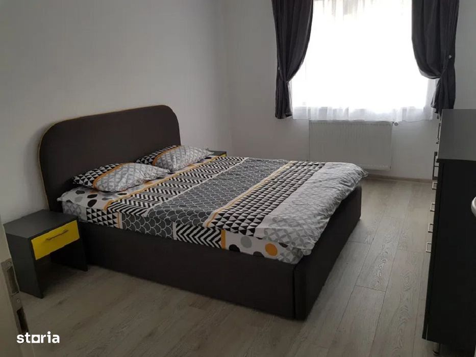 Apartament 2 camere zona Tractorul terasa generoasa (Loc de parcare)