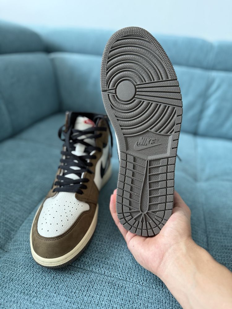 Jordan 11 Travis Scott