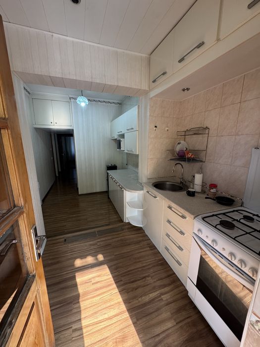 Сдаётся квартира каракамыш 1/4 трехкомнатная на первом этаже