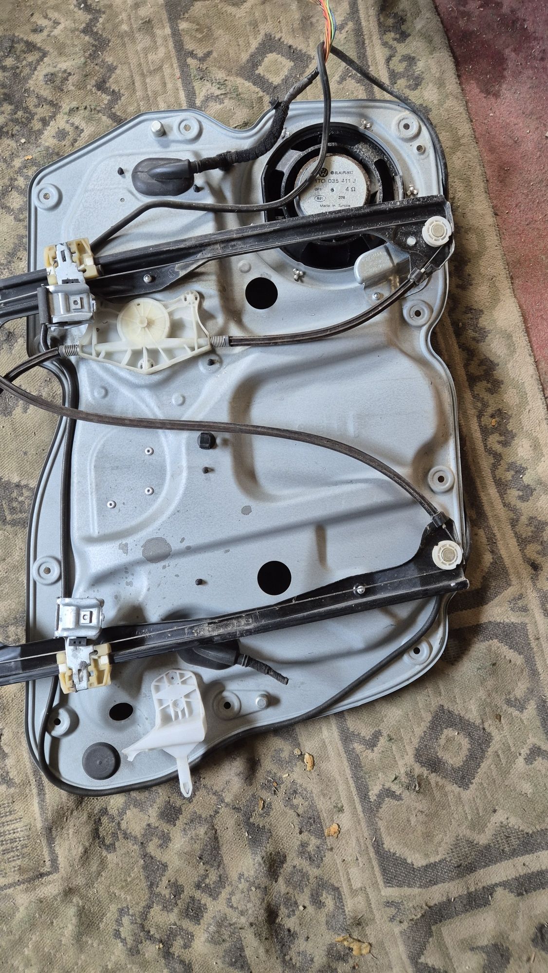 ДЕСЕН Механизъм Стъклоповдигач за VW тоаран 2003- 2010г