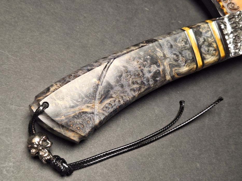 Японски ловен нож от дамаска стомана VG-10 (96 слоя) с кожена кания