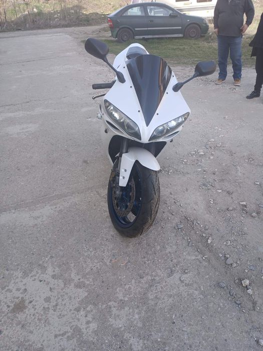 Yamah yzf -r1 7800