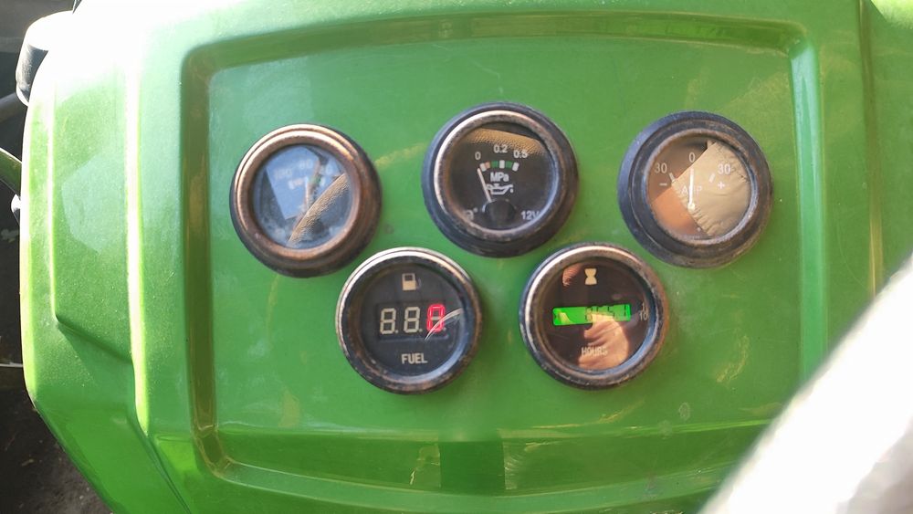 Toʻliq agregatlari bilan Mini traktor sotiladi