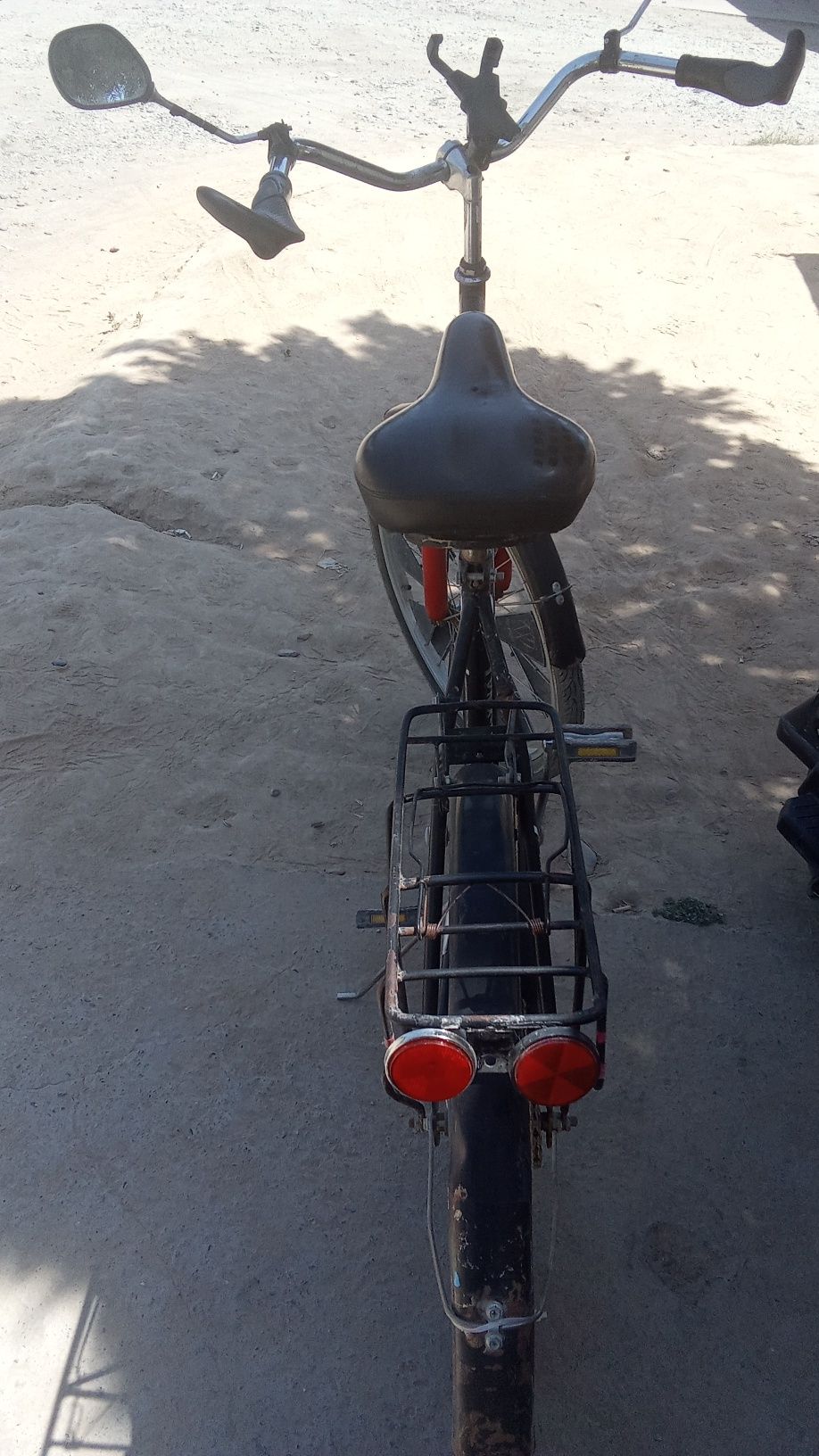 Velosiped Sotiladi . Aybi yoʻq , pakrushkalari xali yangi .