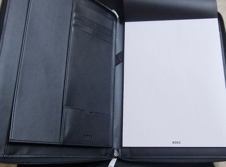 Папка с блокнотом от Hugo Boss