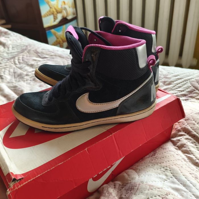 Дамски кецове Nike