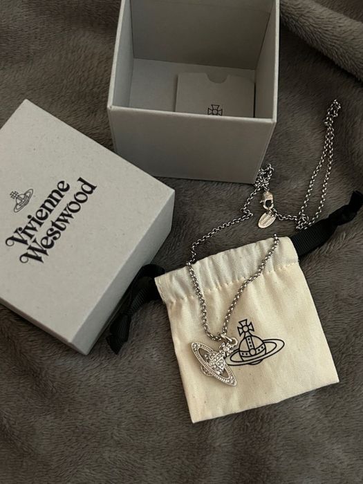 Колие на марката Vivienne westhood