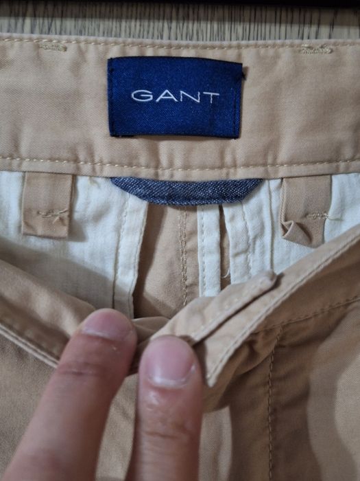 Vand pantaloni Gant marime 28