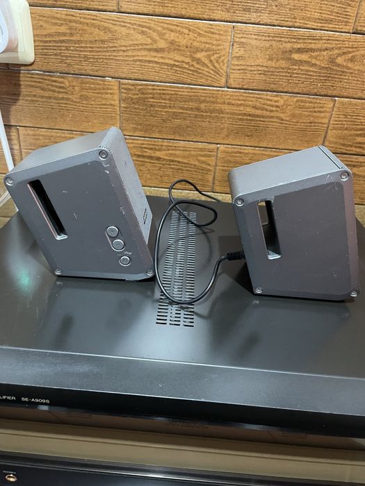 Boxe active Bose din aluminiu