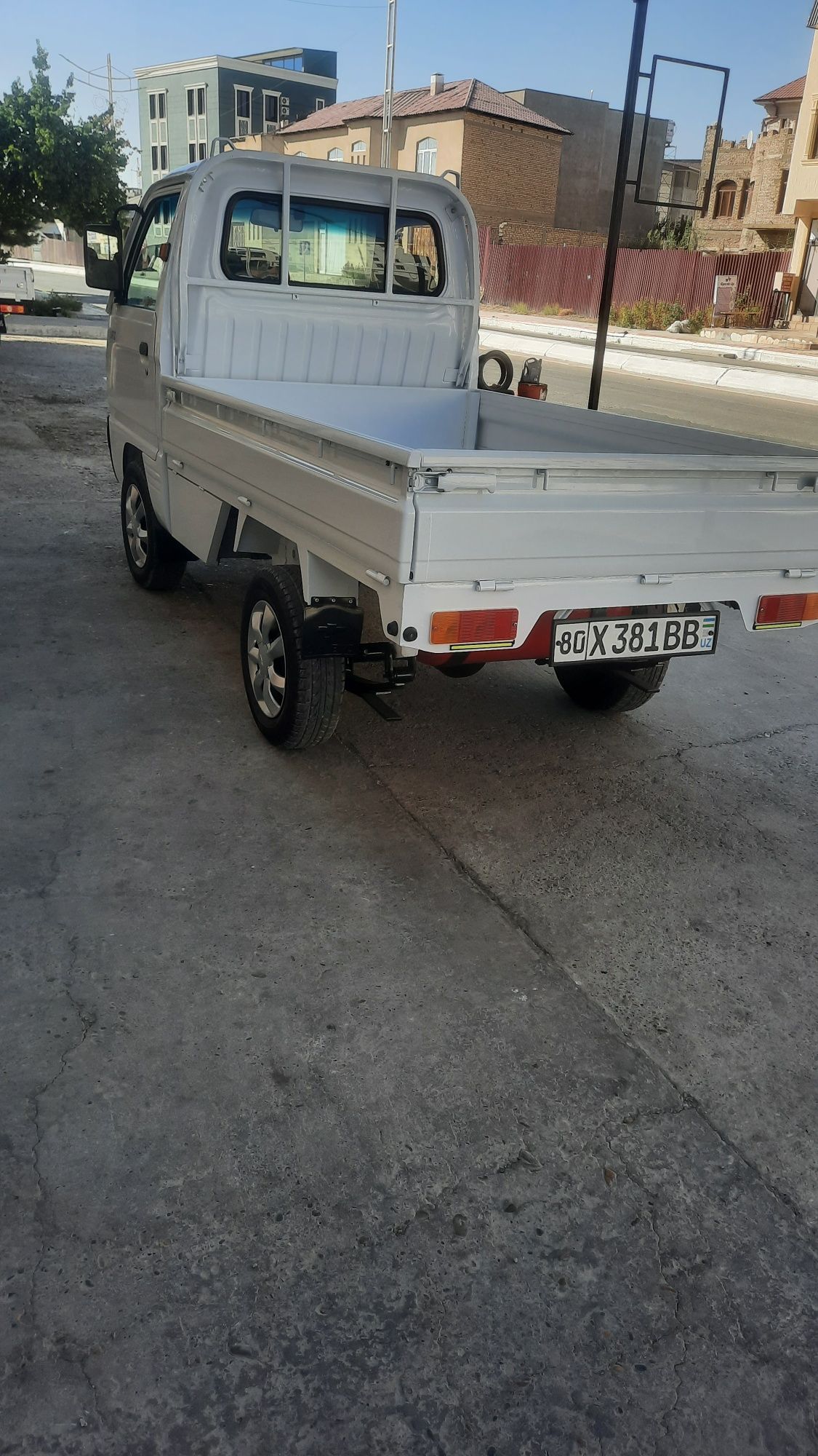 Автомобиль ЛАБО сотилади