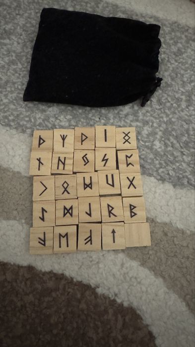 Set rune lemn cu 25 de piese