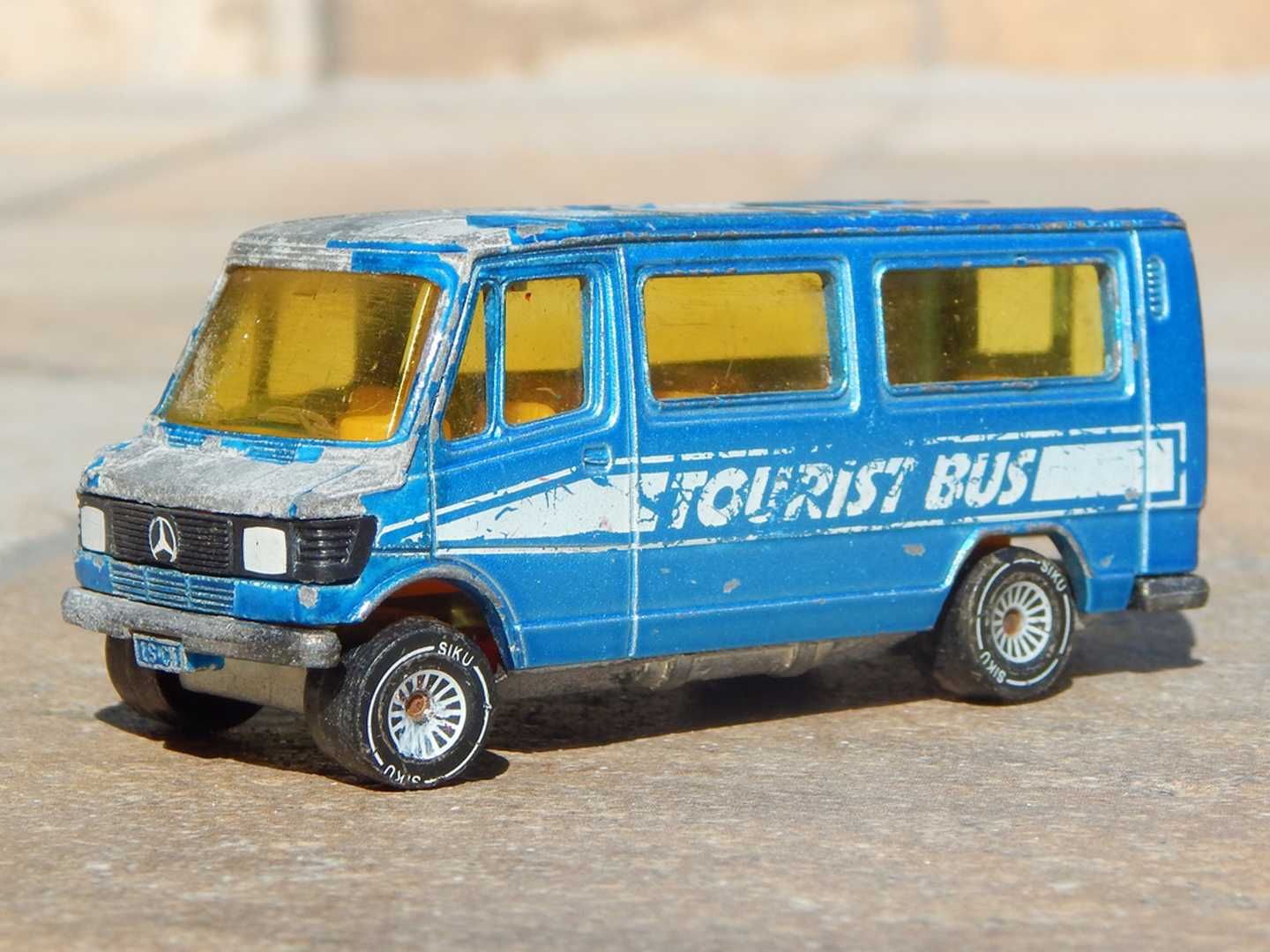 Macheta Mercedes 208 Tourist Bus veche sc 1:66 Siku Germania de Vest