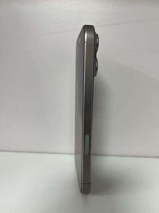 Apple iPhone 16 Pro 256GB  100% батерия