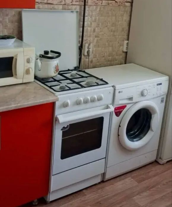 Продам газ плиту