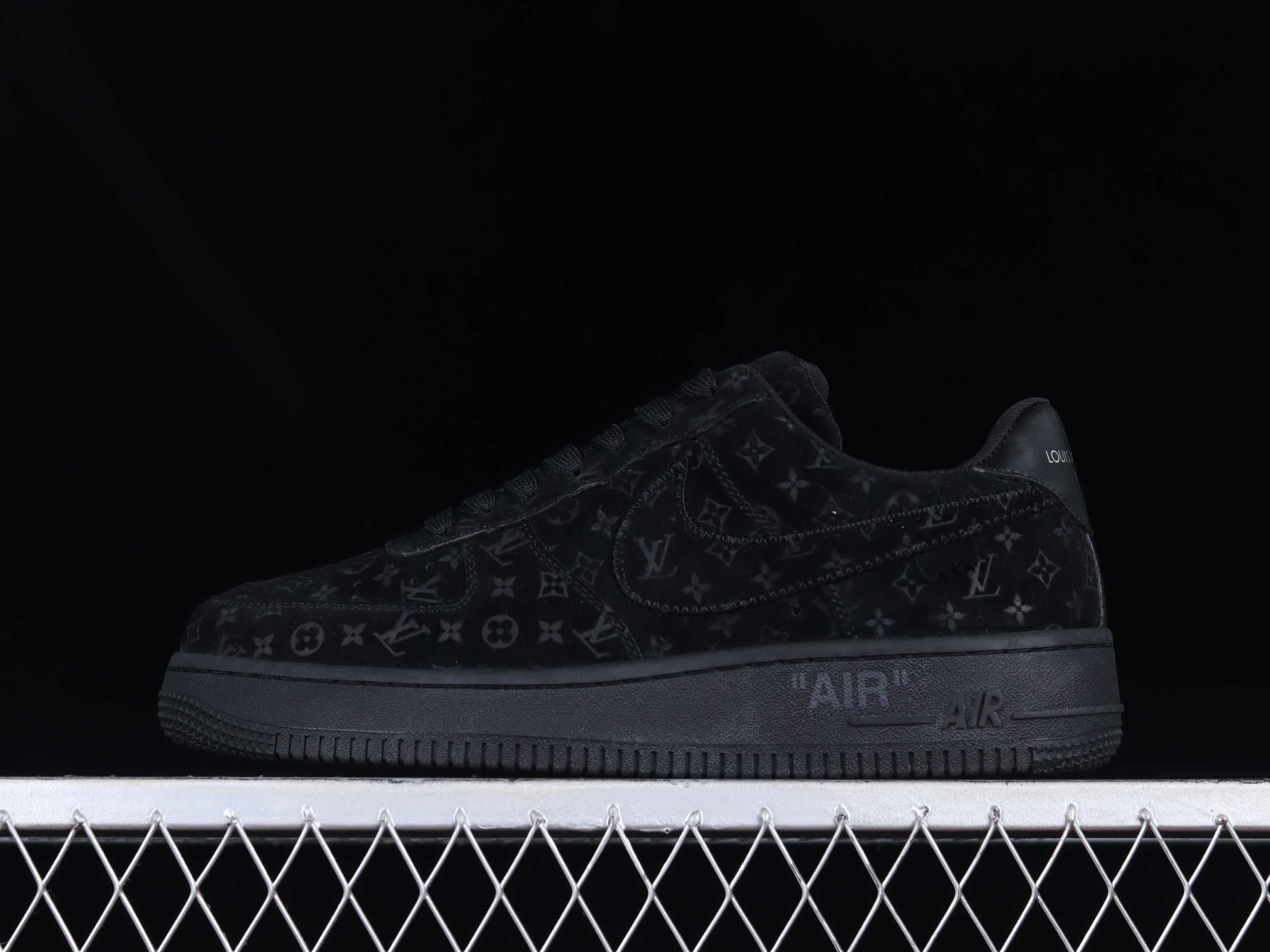 Nike Air Force 1 Low / Tiffany & Co. / By Virgil Abloh / Louis Vuitton