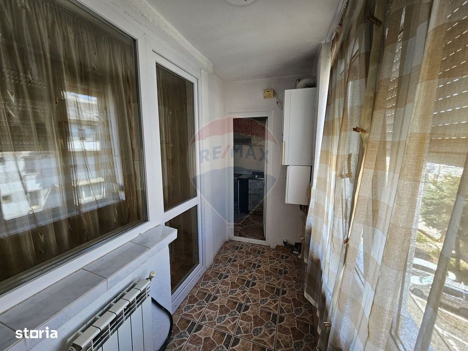 Apartament 3 camere de vânzare – Zona 1 Decembrie, Piatra Neamț