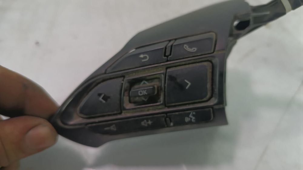 Comenzi volan Ford Kuga 2  [din 2013 pana  2020]