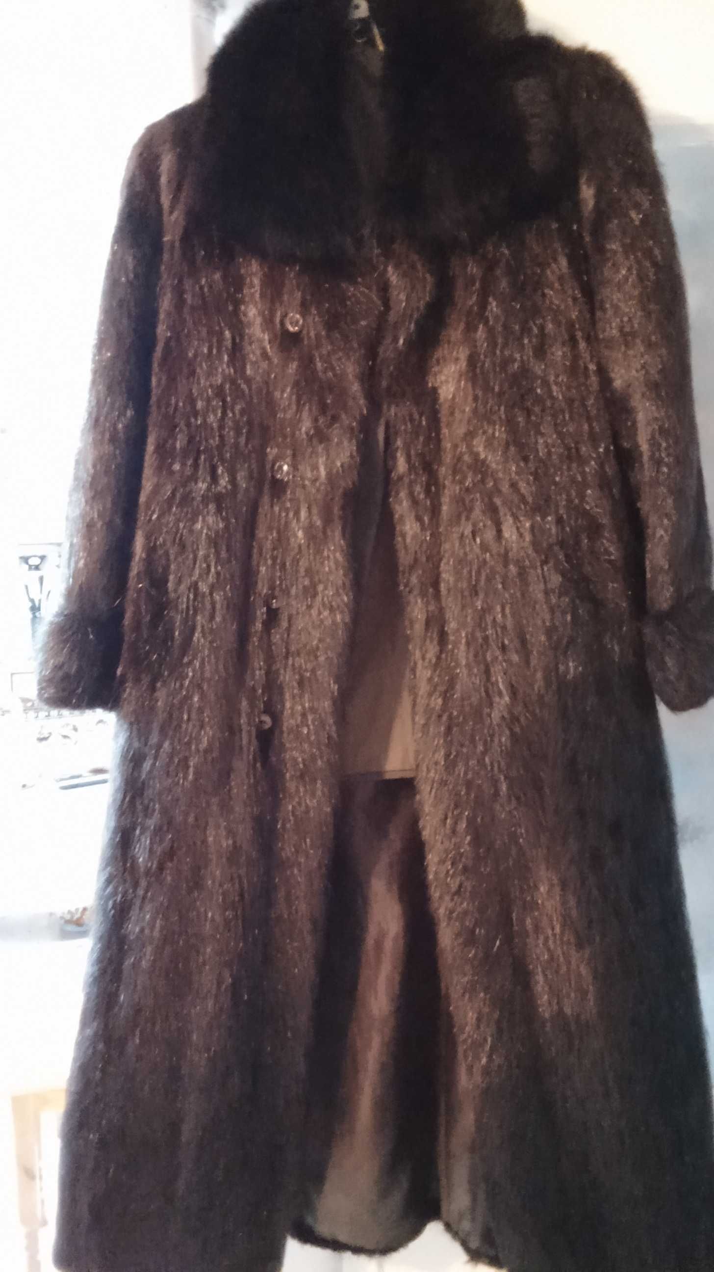 Продам шубу нутриевую