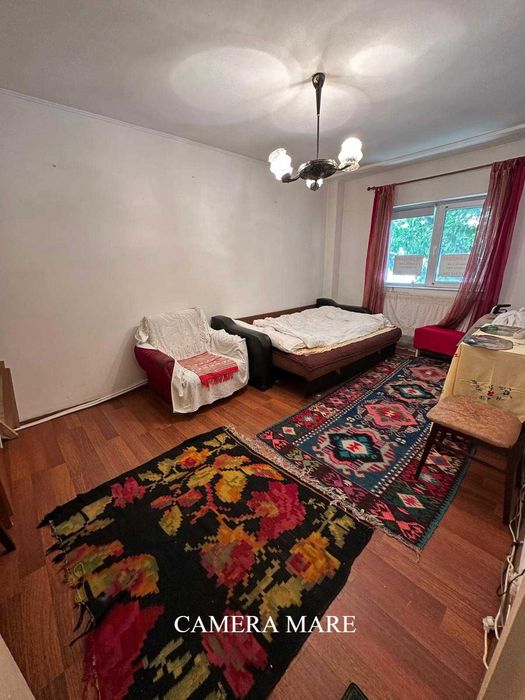 Vând apartament 2 camere in orasul Roman