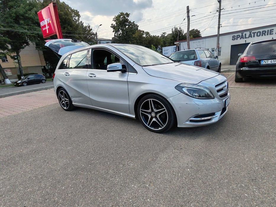 Vând Mercedes B200, 136cp, an 2012