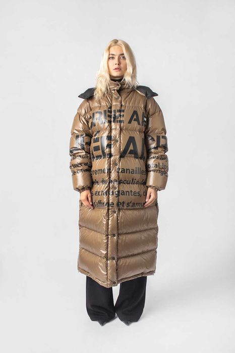 Geaca lunga cu puf si print Venera Arapu