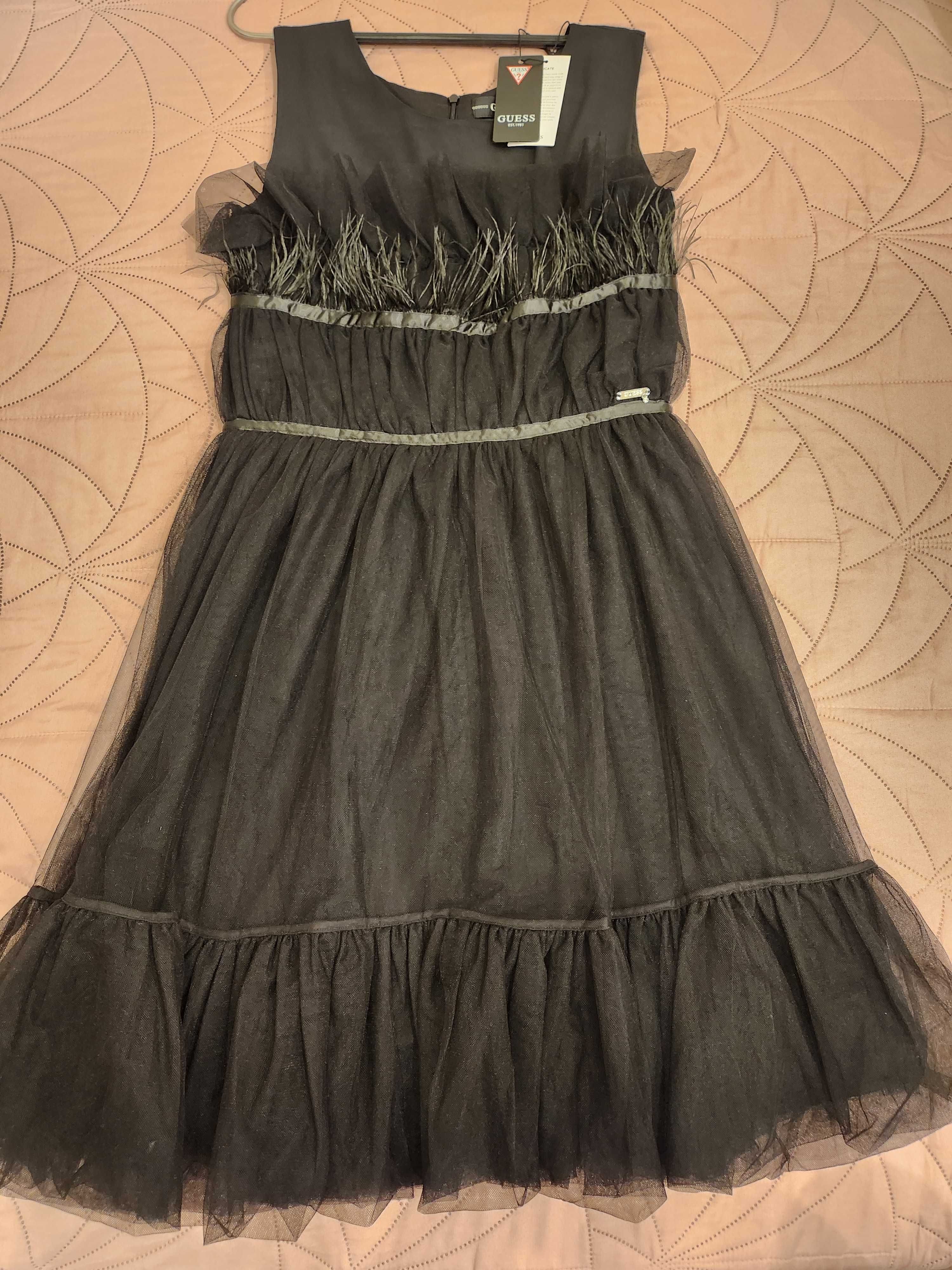 Ново Рокля Guess