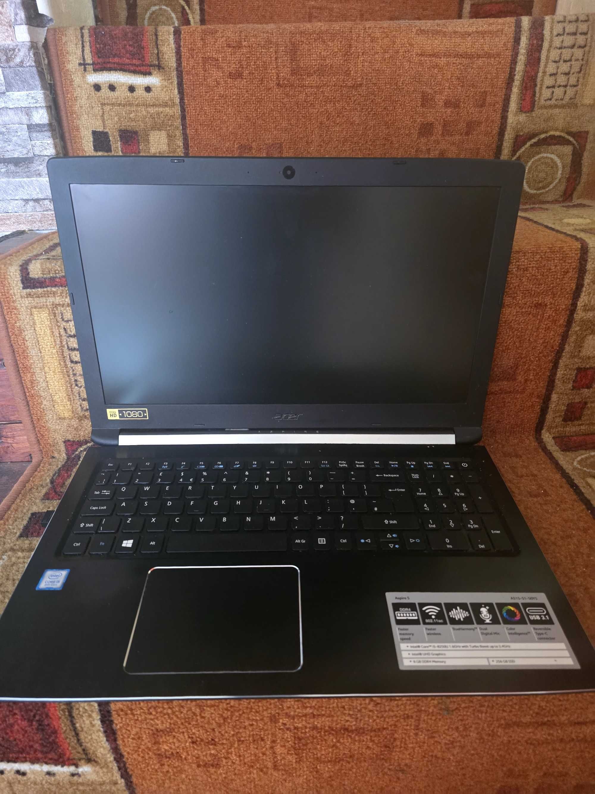 Laptop ACER arata 10/10 functineaza perfect