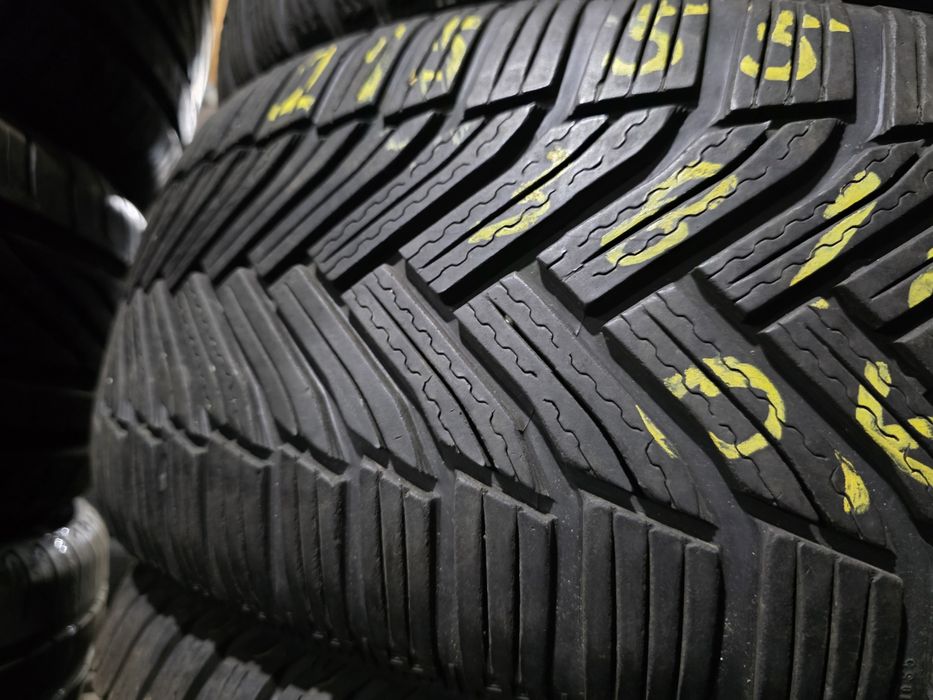 4бр Зимни гуми 215 55 16 - Michelin