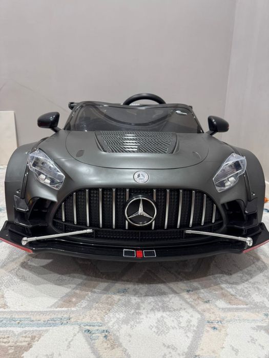 Продам детскую электромашинку Mercedes