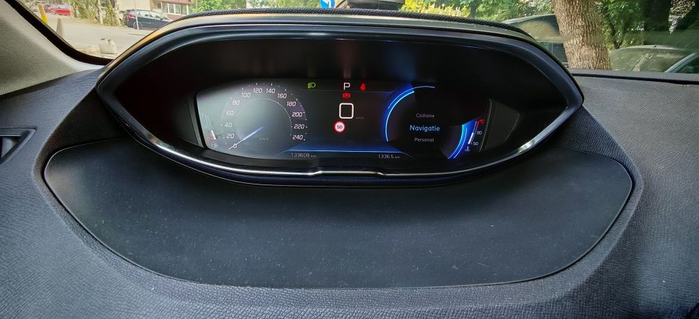Peugeot 5008 2020